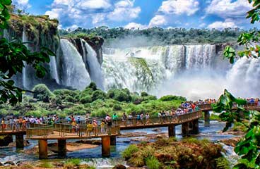 Iguazu falls tour, An impressive event! The biggest falls in the world.