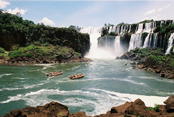 Take a tour to Iguazu Falls!