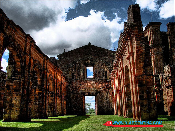 Visit San Ignacio Ruins