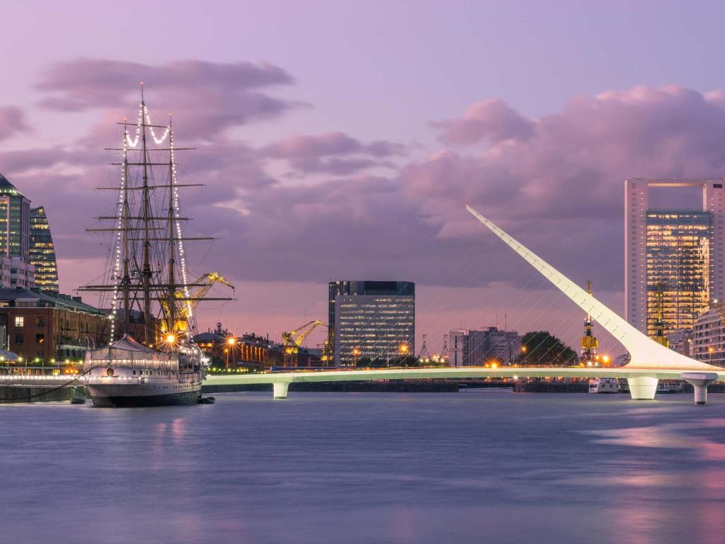 Puerto Madero, Buenos Aires, Argentina (Puente de la Mujer)