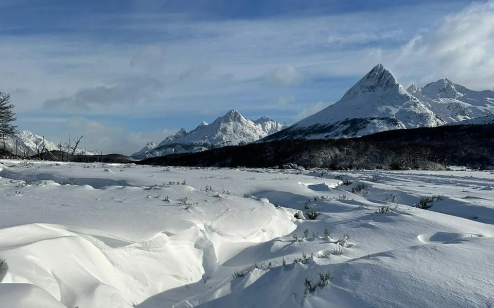 The Tierra Mayor valley under snow, with the Fuegian mountains behind it