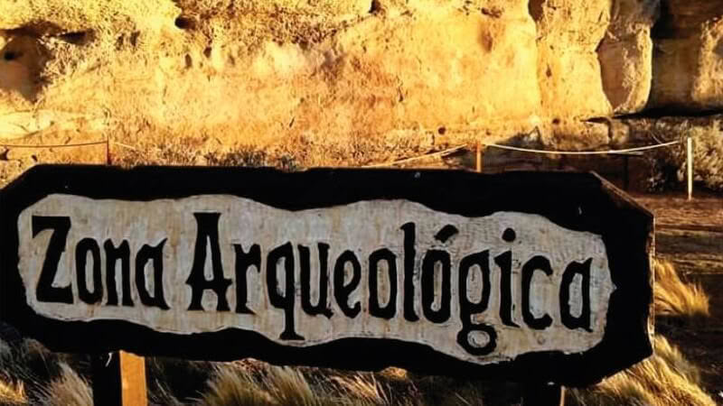 Zona Arqueológica sign at the entrance to the Walichu rock art site near El Calafate